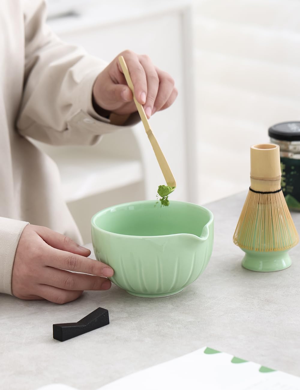 Tang Pin 5-Piece Matcha Set – 15oz Mottled Green Ceramic Bowl, Whisk, Scoop & Chasen Holder