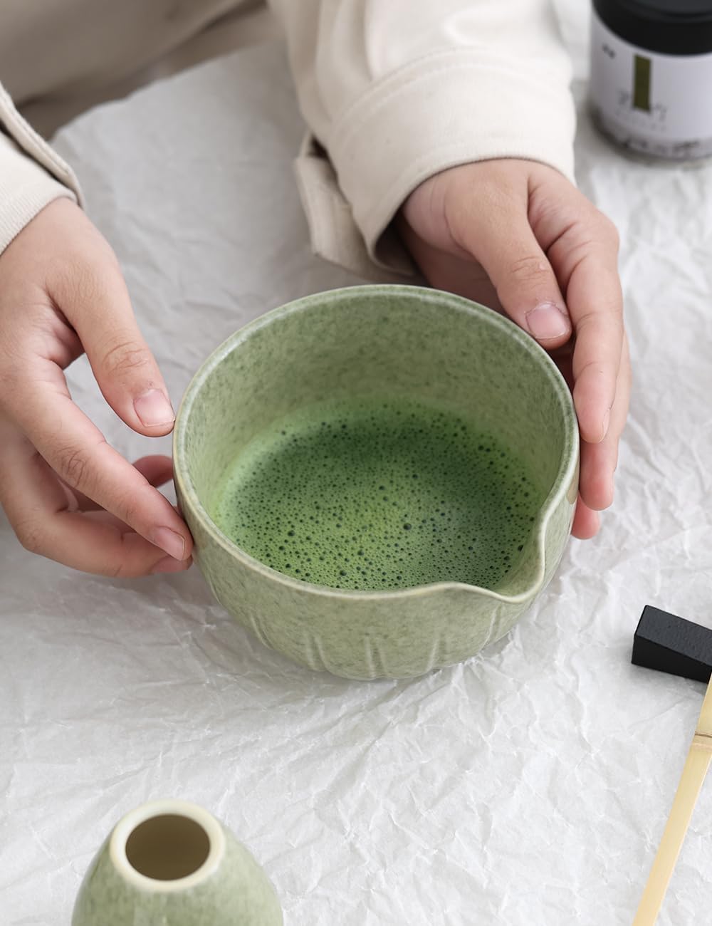 Tang Pin 5-Piece Matcha Set – 15oz Mottled Green Ceramic Bowl, Whisk, Scoop & Chasen Holder
