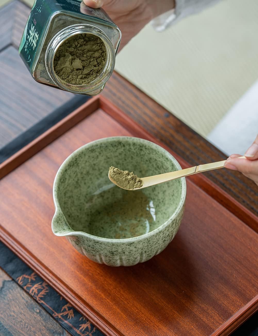 Tang Pin 5-Piece Matcha Set – 15oz Mottled Green Ceramic Bowl, Whisk, Scoop & Chasen Holder