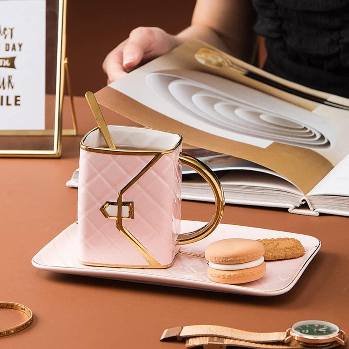 Handbag-Shaped Ceramic Tea & Coffee Mug Set of 4 – Gold Accent, 10 oz