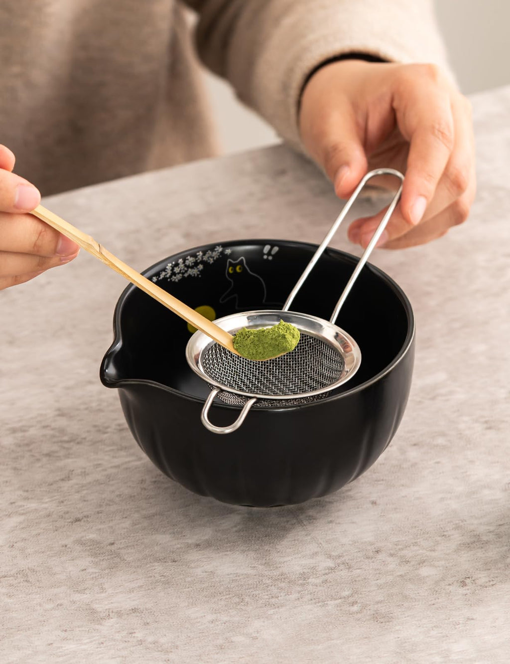 Tang Pin 5-Piece Matcha Set – 15oz Mottled Green Ceramic Bowl, Whisk, Scoop & Chasen Holder