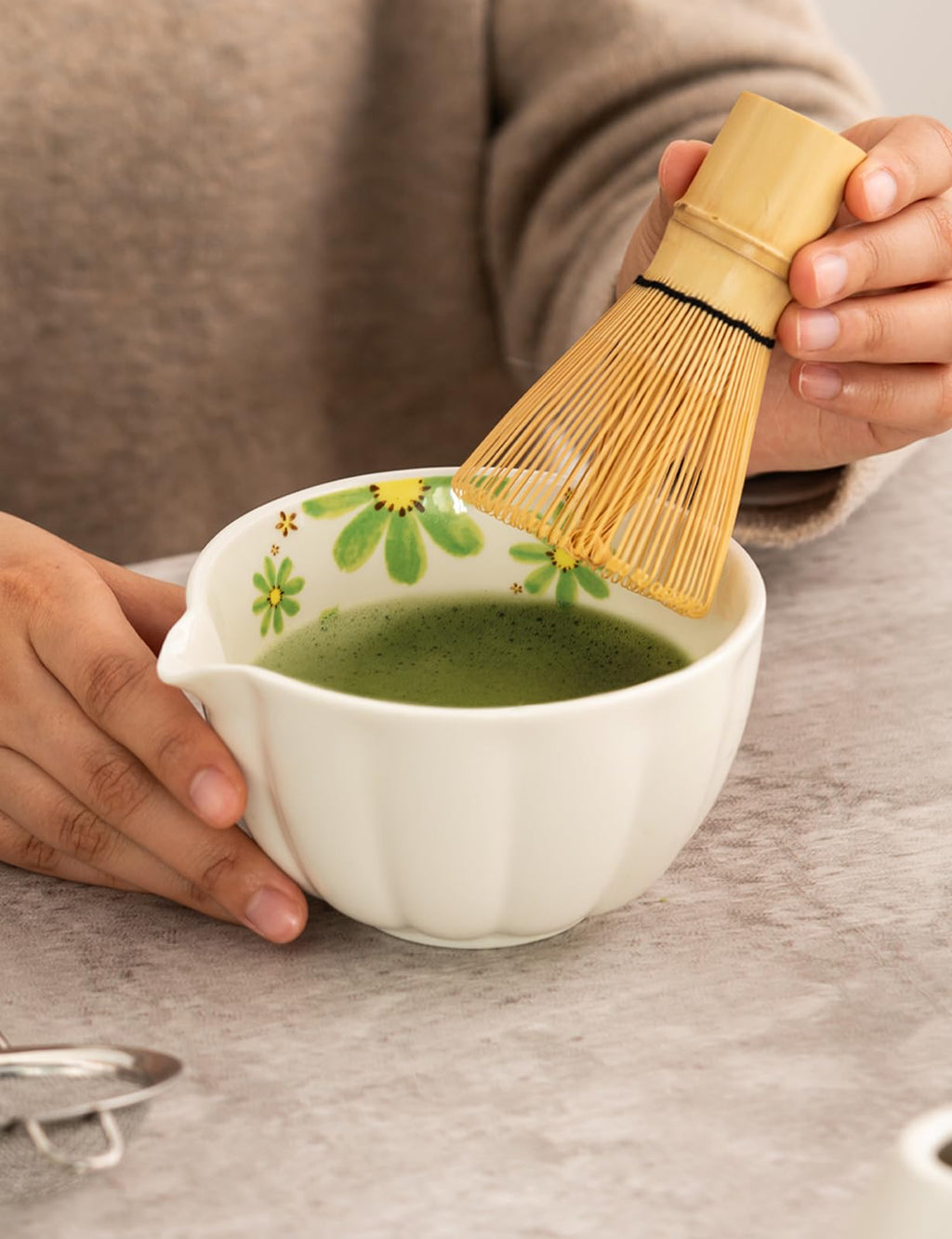 Tang Pin 5-Piece Matcha Set – 15oz Mottled Green Ceramic Bowl, Whisk, Scoop & Chasen Holder