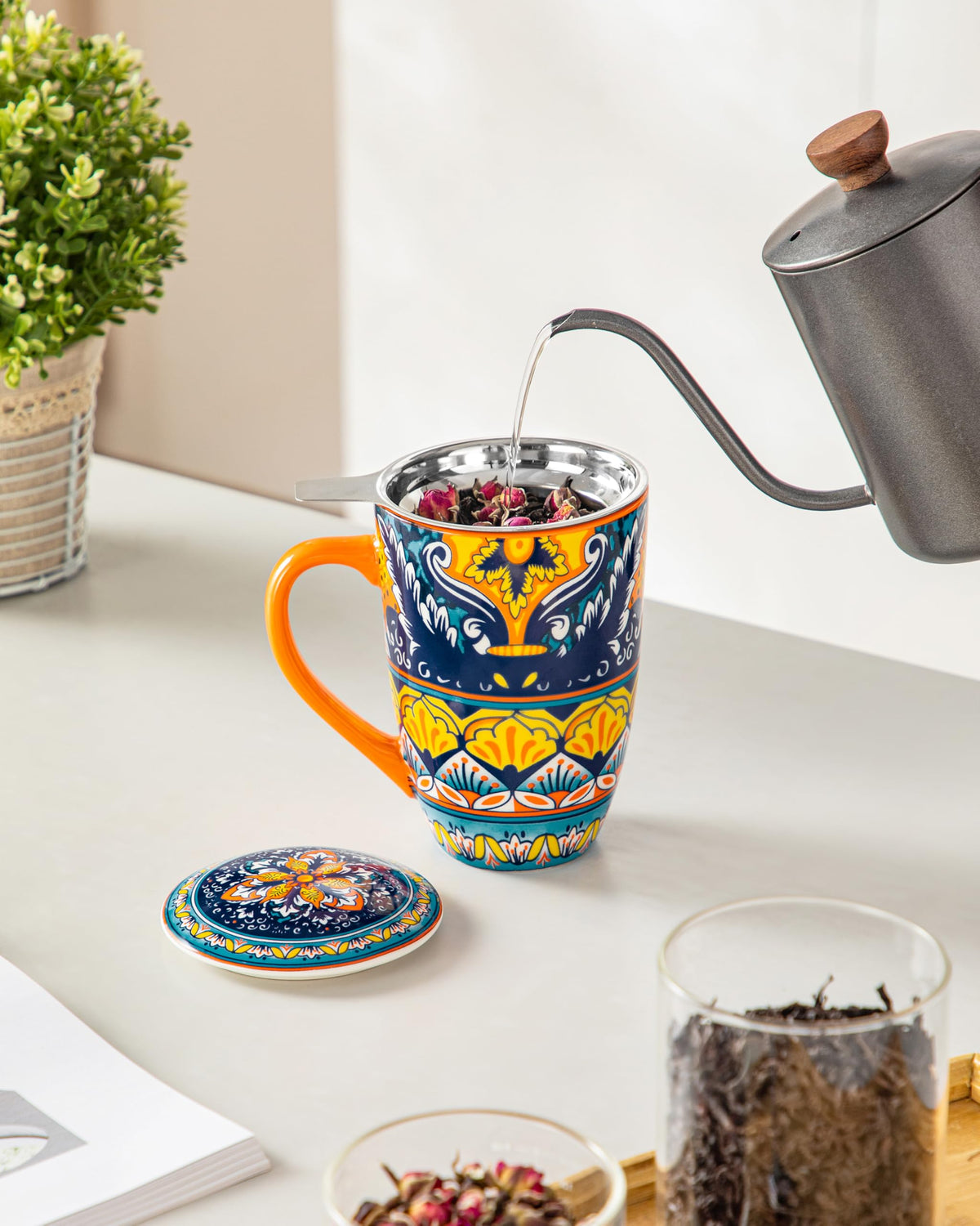 Ceramic Tea Infuser Mug with Lid, 18 oz – Bohemian Forest Daisy Pattern, Microwave & Dishwasher Safe
