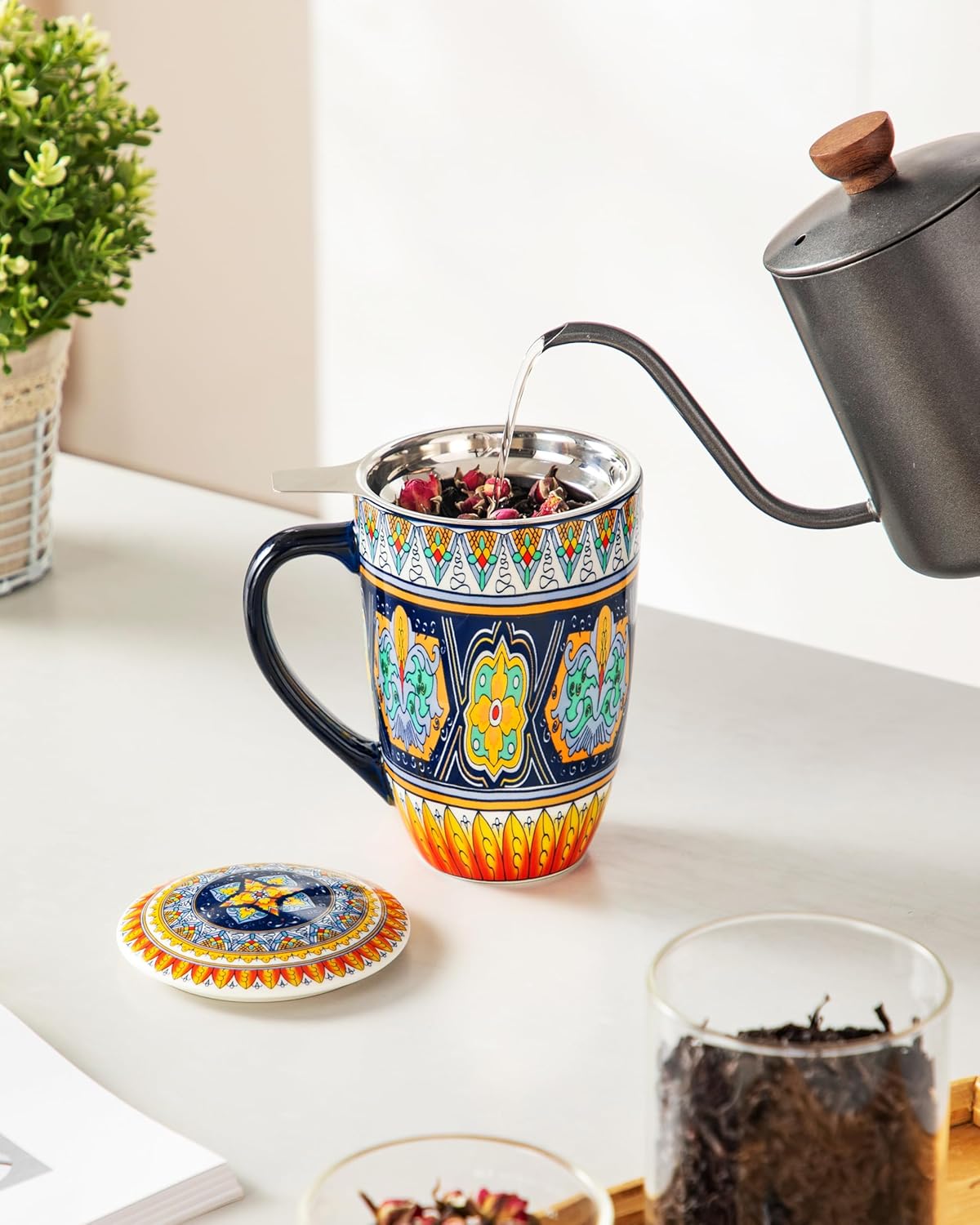 Ceramic Tea Infuser Mug with Lid, 18 oz – Bohemian Forest Daisy Pattern, Microwave & Dishwasher Safe