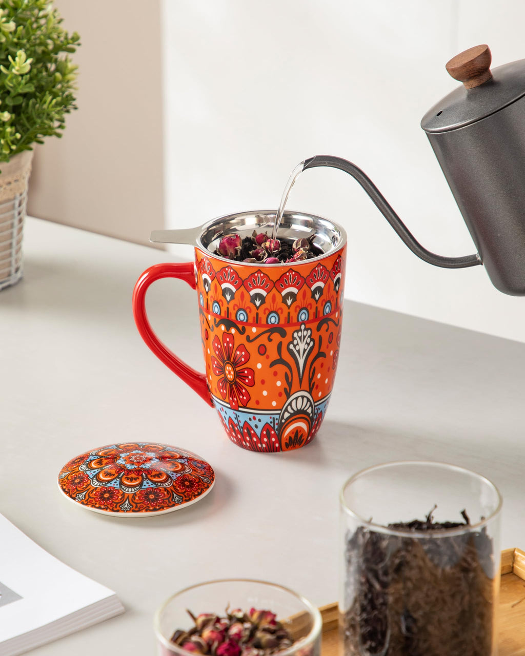 Ceramic Tea Infuser Mug with Lid, 18 oz – Bohemian Forest Daisy Pattern, Microwave & Dishwasher Safe