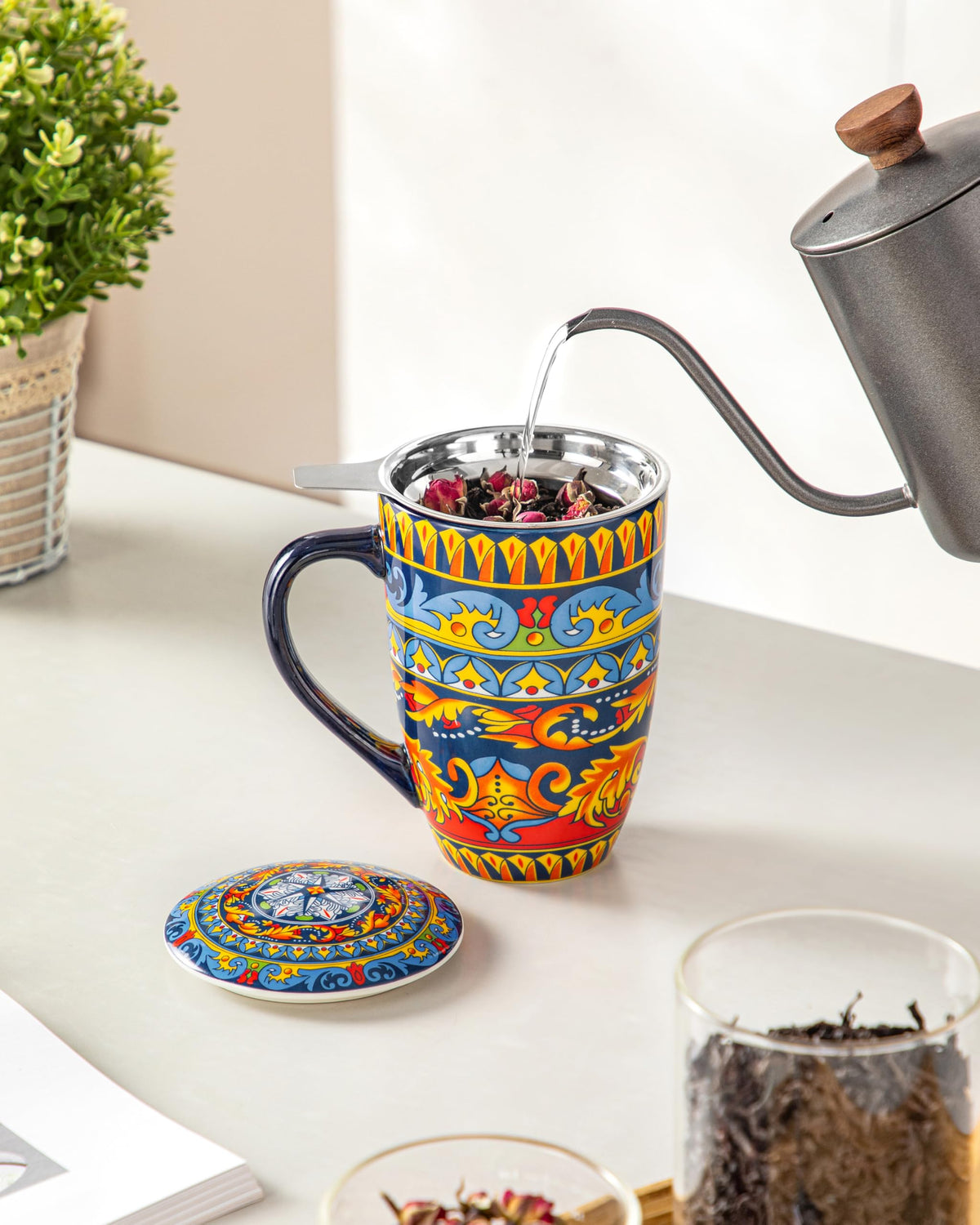 Ceramic Tea Infuser Mug with Lid, 18 oz – Bohemian Forest Daisy Pattern, Microwave & Dishwasher Safe