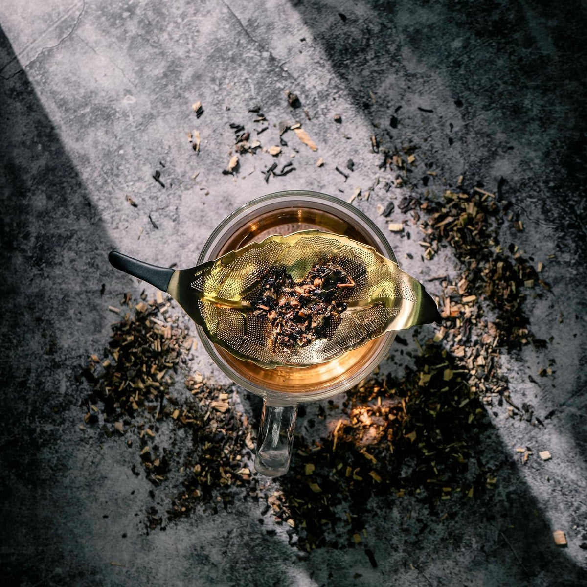 Leaf-Shaped Tea Strainer – Food-Grade Stainless Steel, Gold or Silver, Single-Cup Infuser